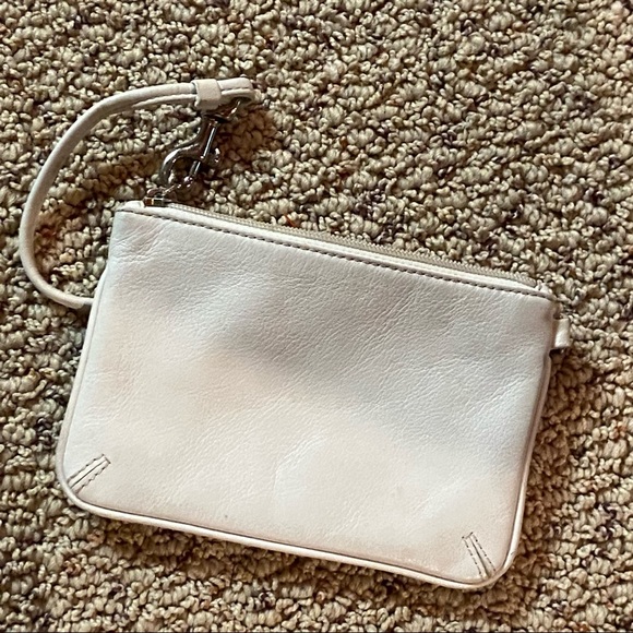 Small white coach wristlet - Picture 2 of 4